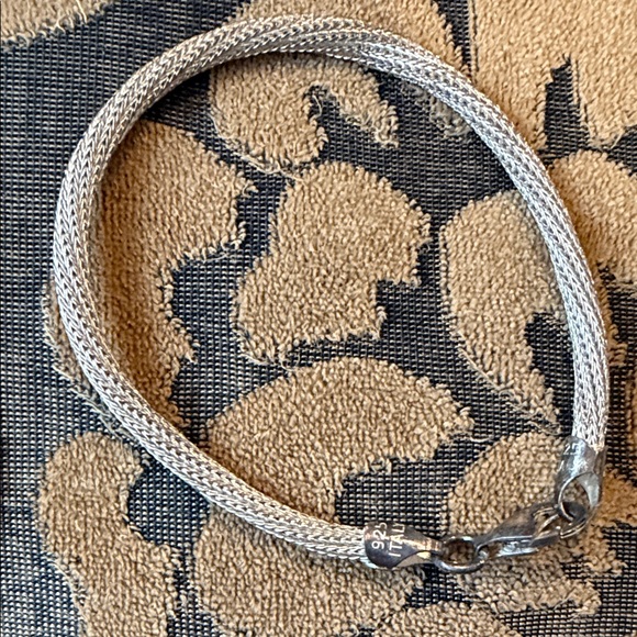 Elegant Silver Bracelet - Picture 2 of 5